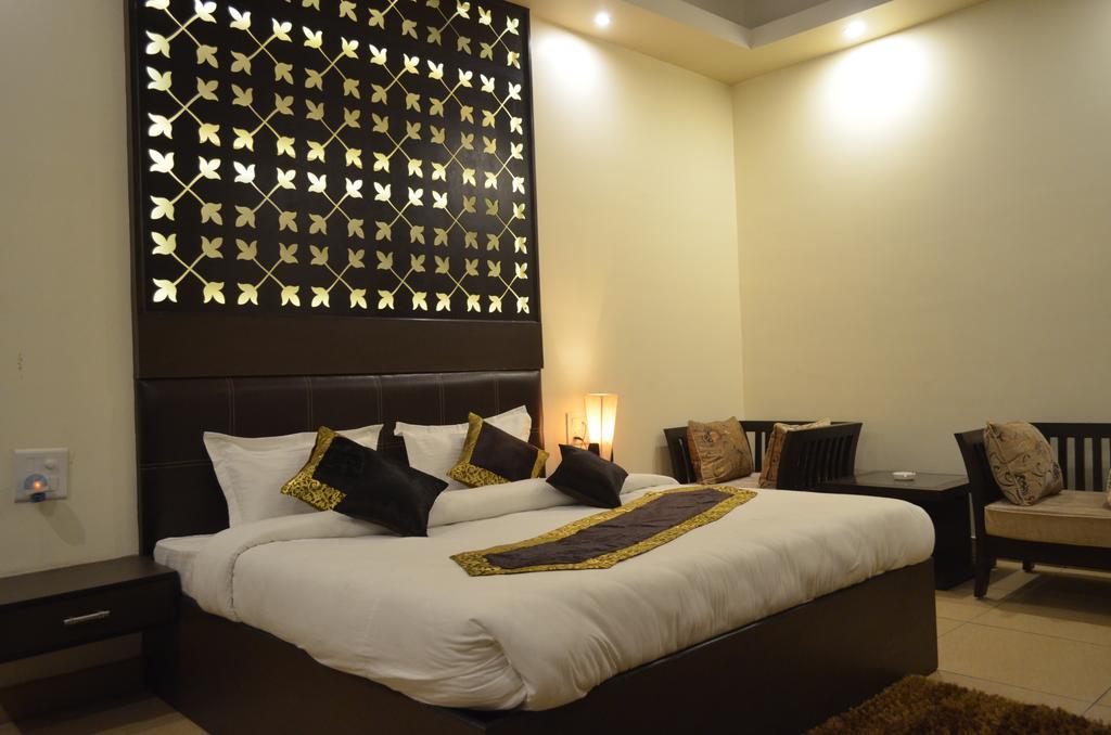 Hotel Red Orchid Mérath Pokoj fotografie